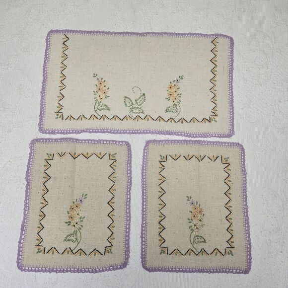 Hand Embroidered Flowers Tea Towel Table Cover Set Vintage 50s Bridgerton Chic - Picture 1 of 4
